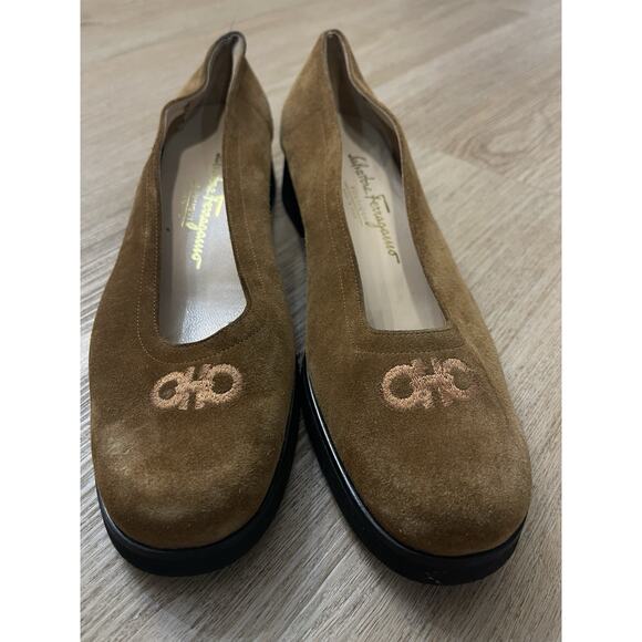 Salvatore Ferragamo Suede Logo Wedge Shoes Womens 9 Reg Width Tan Brown - Picture 1 of 6